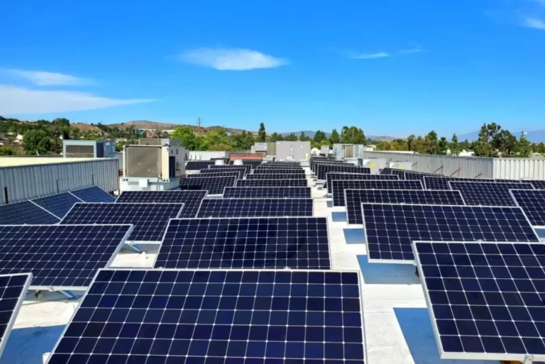 Bringing Sunshine and Savings Sungrow's Commercial Rooftop Solar Solutions