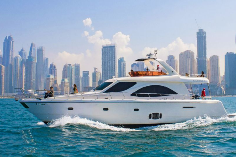 What amenities are provided on a yacht ride in Dubai