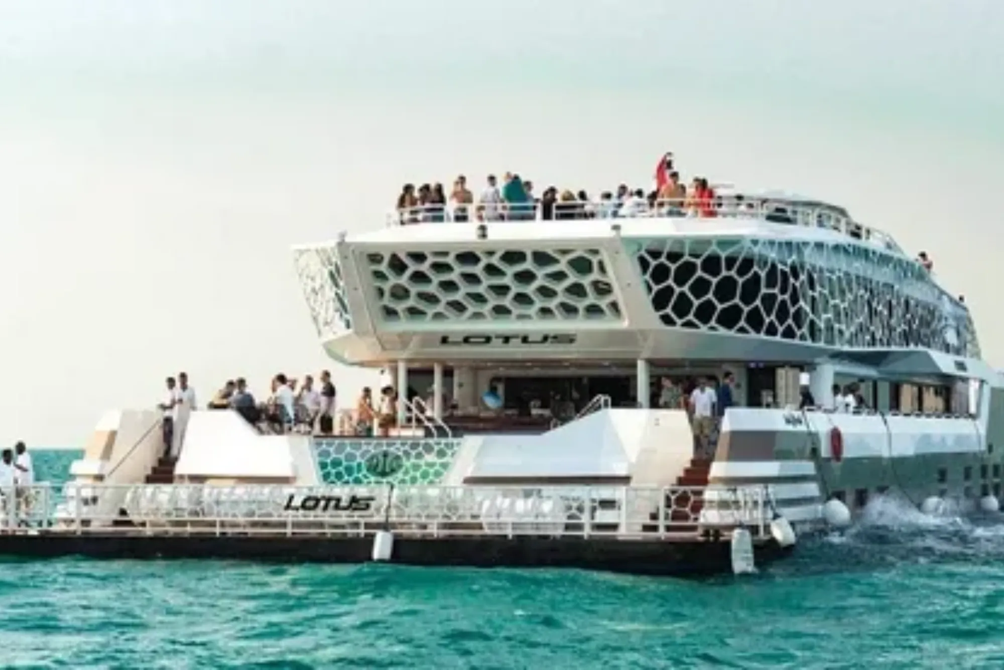 Yacht rental dubai