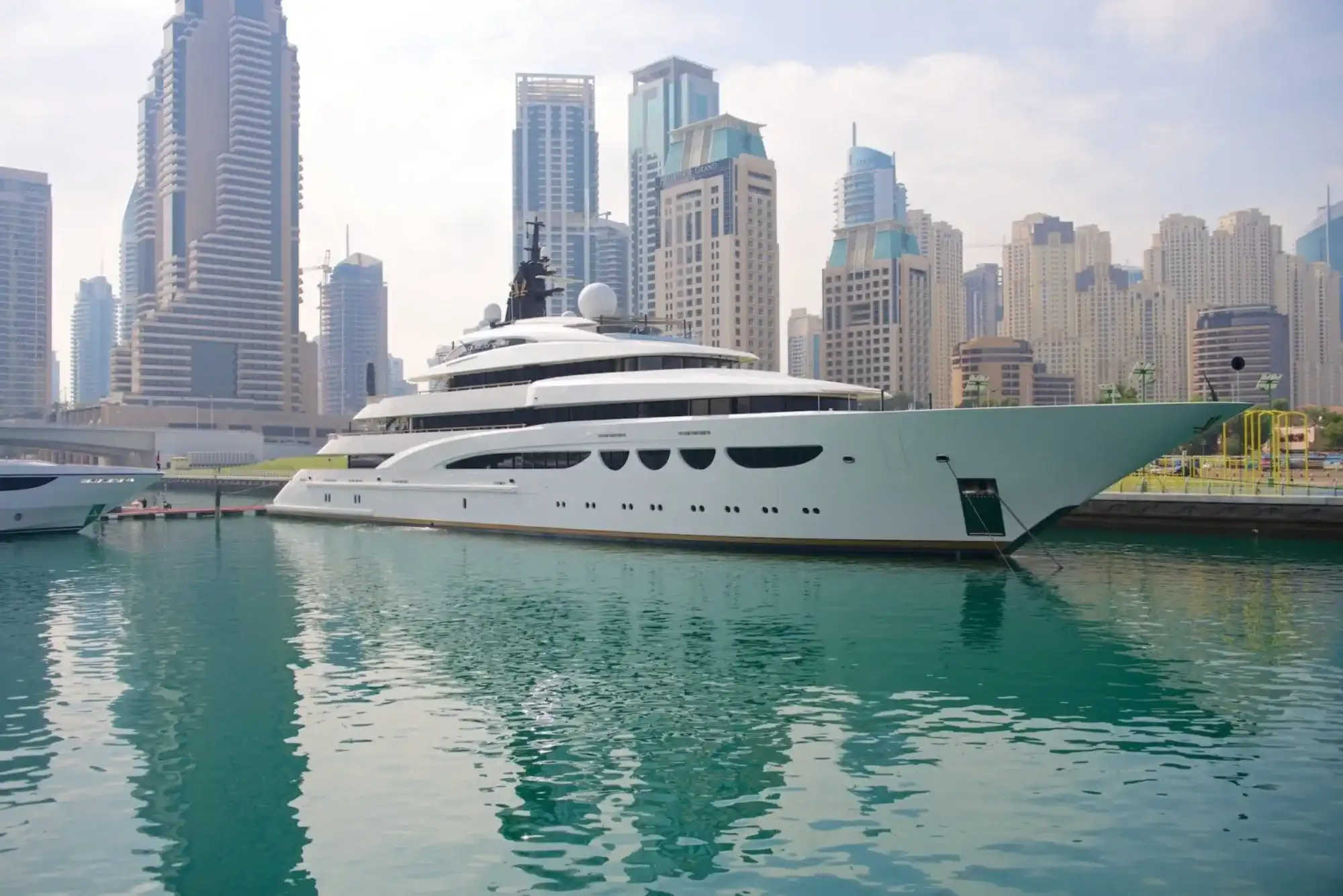 Yacht rental dubai