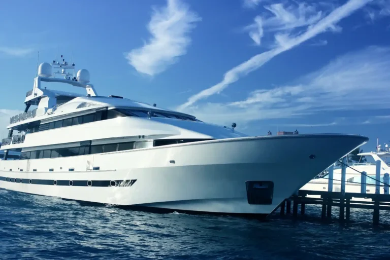 Guide to Yacht Rental Dubai and Beyond