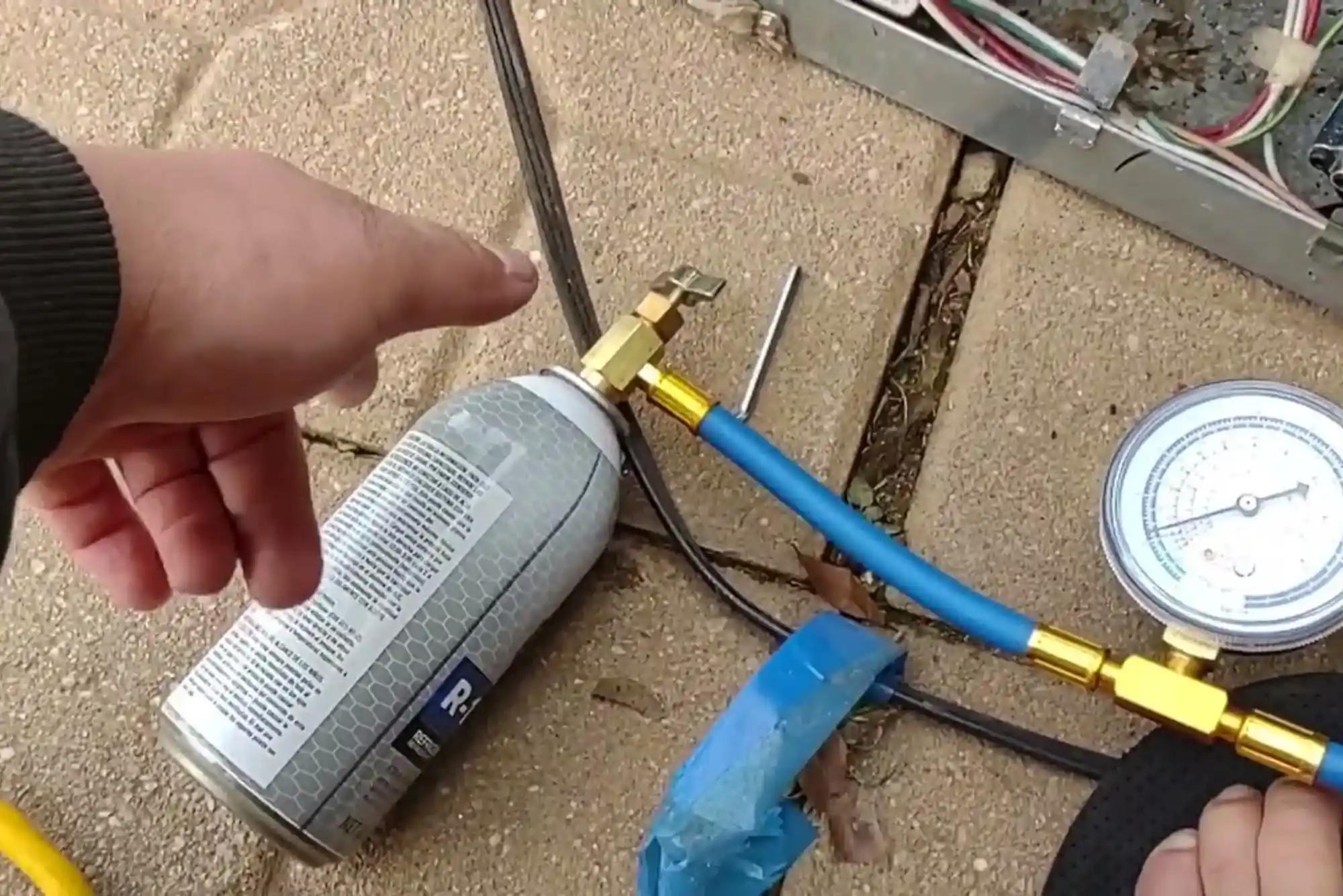 How to Repair a Fridge That Leaks Gas