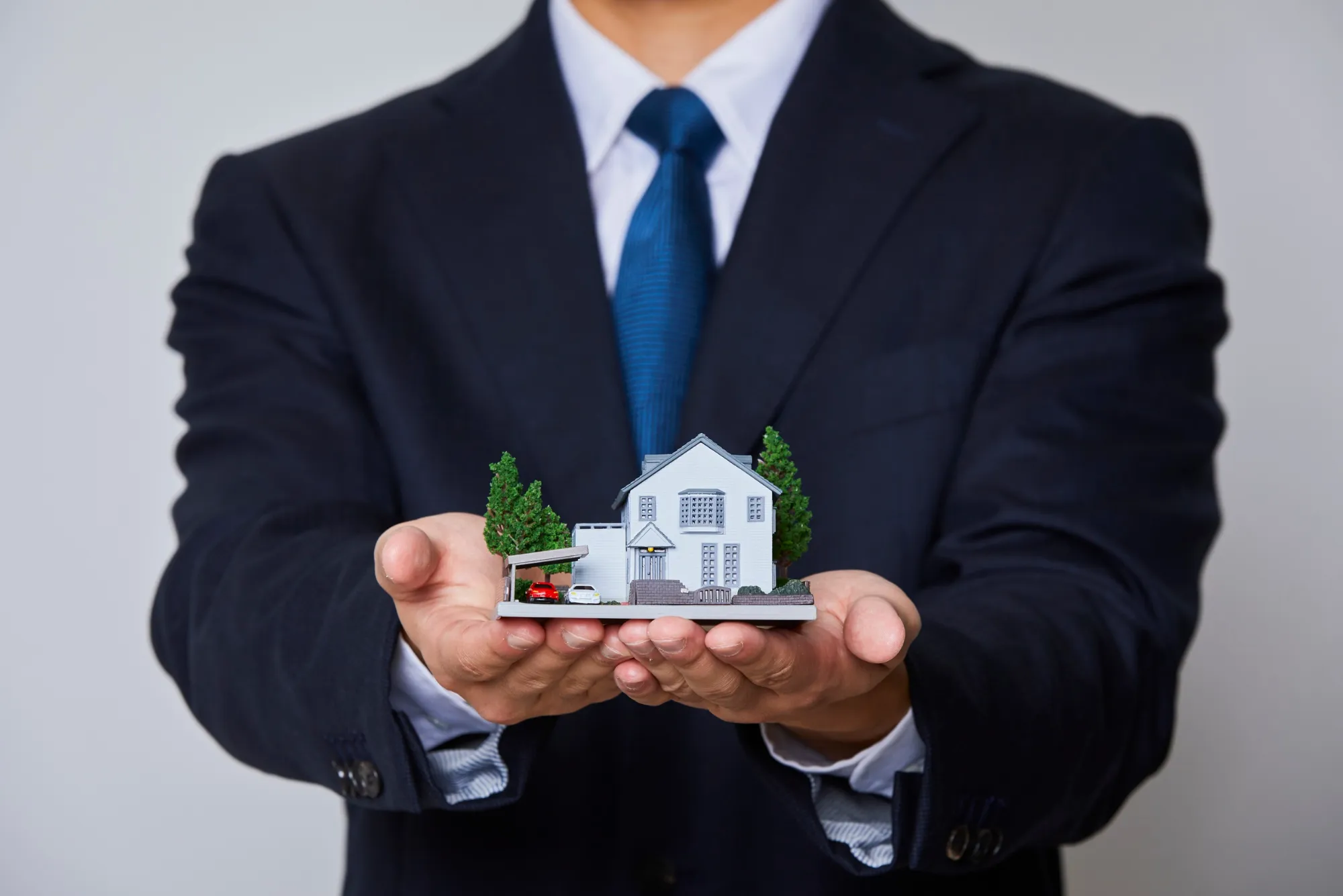 Benefits of Hiring a Lawyer When Investing in Off-Plan Property